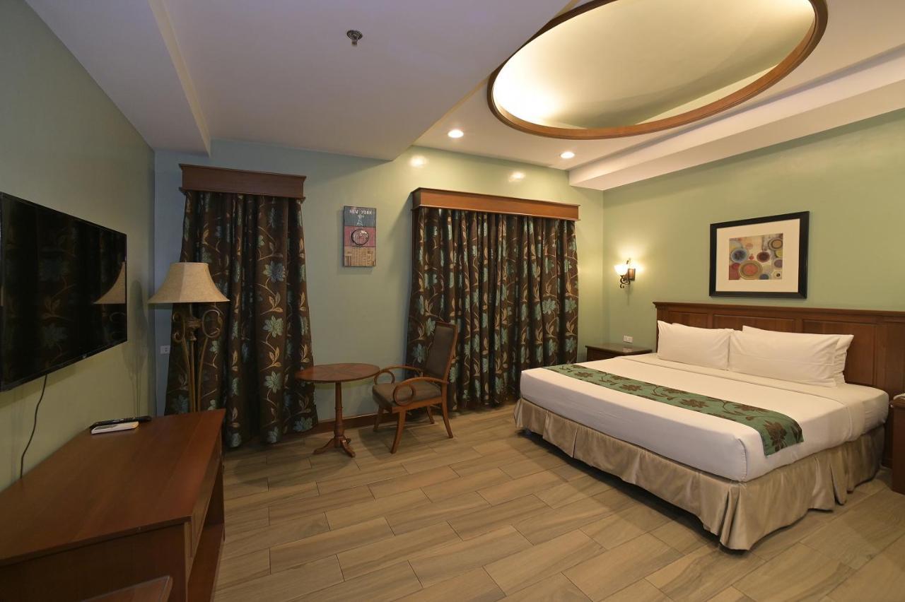 พารากอน โฮเต็ล แอนด์ สวีทส์ Hotel Baguio City ภายนอก รูปภาพ